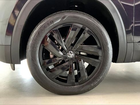 Used 2023 Volkswagen Atlas Cross Sport SE w/ Panoramic Sunroof Package AWD/4WD image 7