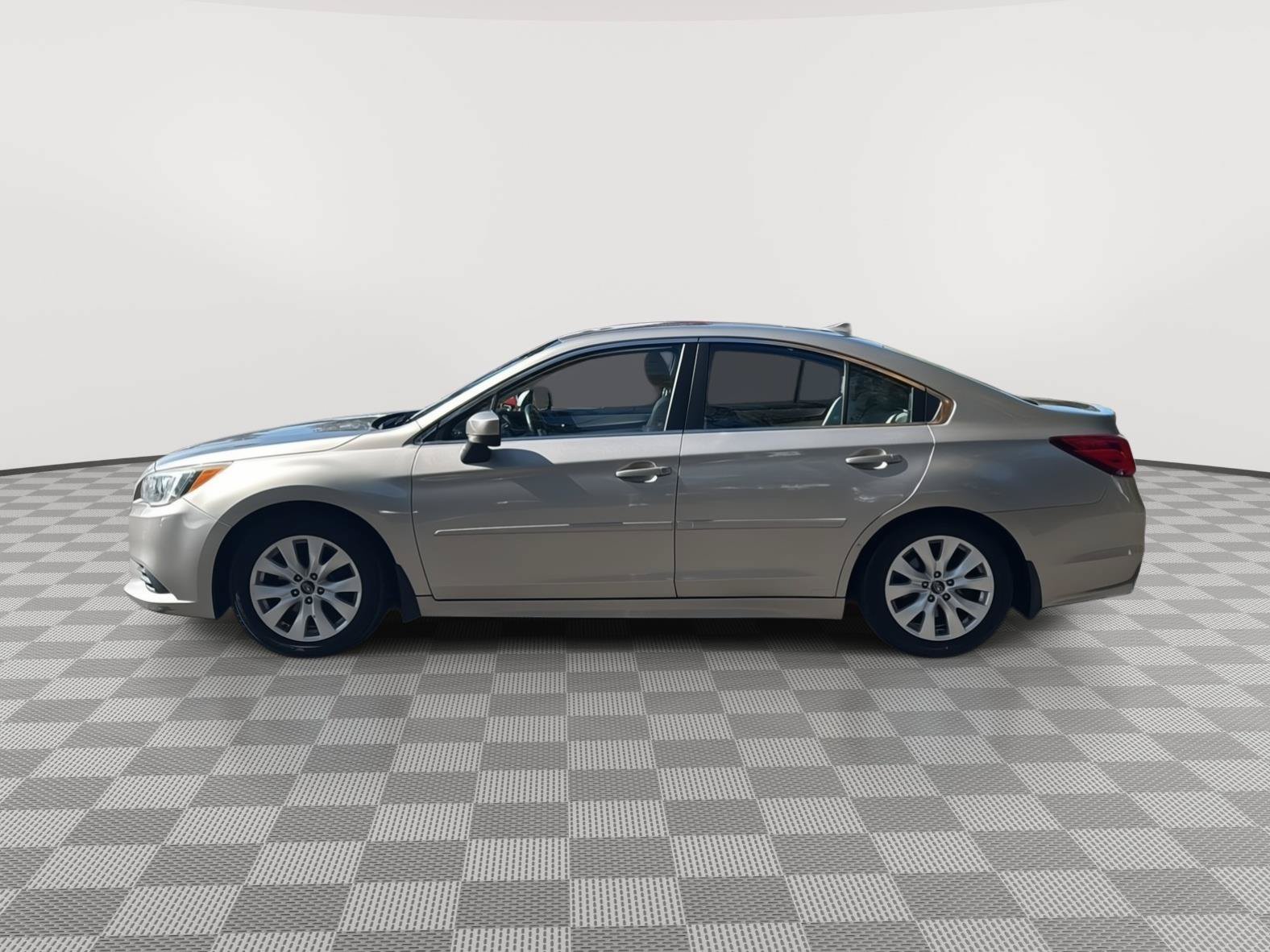 Used 2017 Subaru Legacy 2.5i Premium AWD/4WD image 2