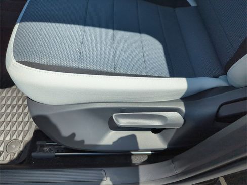 New 2025 Volkswagen Taos S image 27