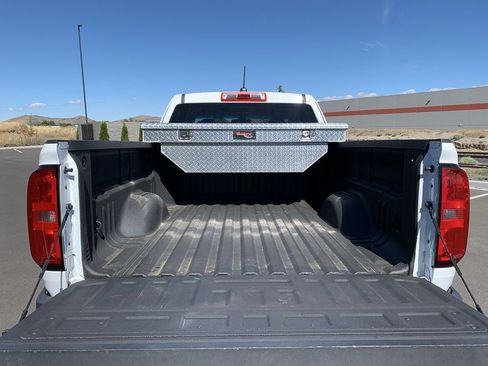 Used 2021 Chevrolet Colorado W/T w/ WT Convenience Package AWD/4WD image 12