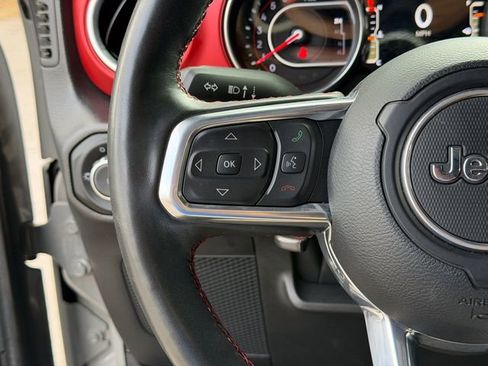 Used 2022 Jeep Wrangler Unlimited Rubicon w/ Cold Weather Group AWD/4WD image 10