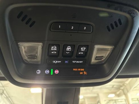 Used 2023 Chevrolet Traverse Premier w/ Redline Edition AWD/4WD image 25