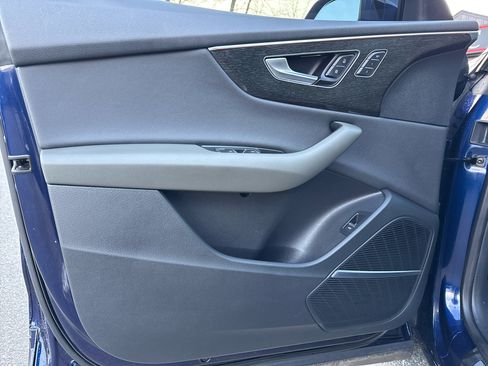 Used 2019 Audi Q8 Premium Plus w/ Premium Plus image 23