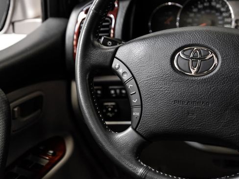 Used 2006 Toyota Land Cruiser image 14