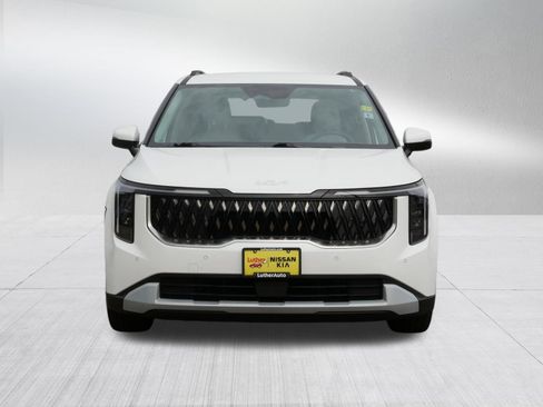 Used 2025 Kia Carnival EX FWD image 2
