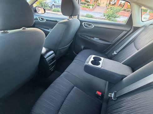 Used 2019 Nissan Sentra SV FWD image 9