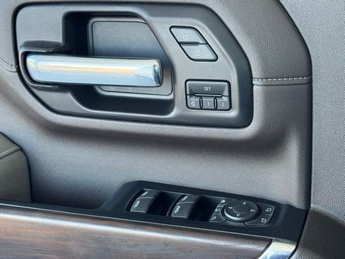 Used 2022 GMC Sierra 2500 SLT w/ SLT Premium Package image 35