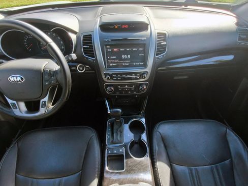 Used 2015 Kia Sorento EX w/ EX V6 Touring Package image 17