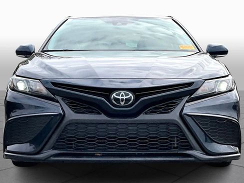 Certified 2021 Toyota Camry SE w/ Convenience Package image 5