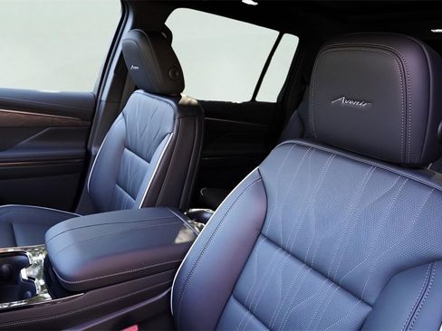 New 2026 Buick Enclave Avenir w/ Super Cruise Package image 11