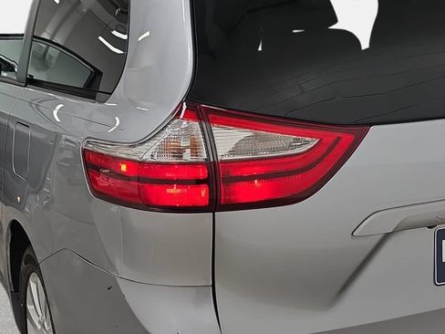 Used 2015 Toyota Sienna XLE w/ XLE Navigation Package AWD/4WD image 34