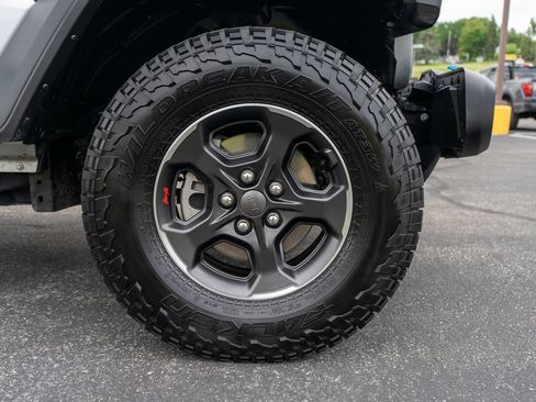 Used 2023 Jeep Wrangler Unlimited Rubicon 4xe w/ Cold Weather Group AWD/4WD image 11