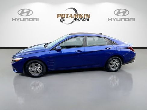 Used 2024 Hyundai Elantra SE FWD image 8
