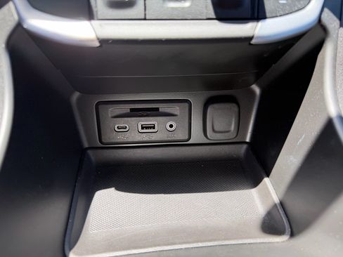 Used 2024 GMC Terrain SLT AWD/4WD image 20