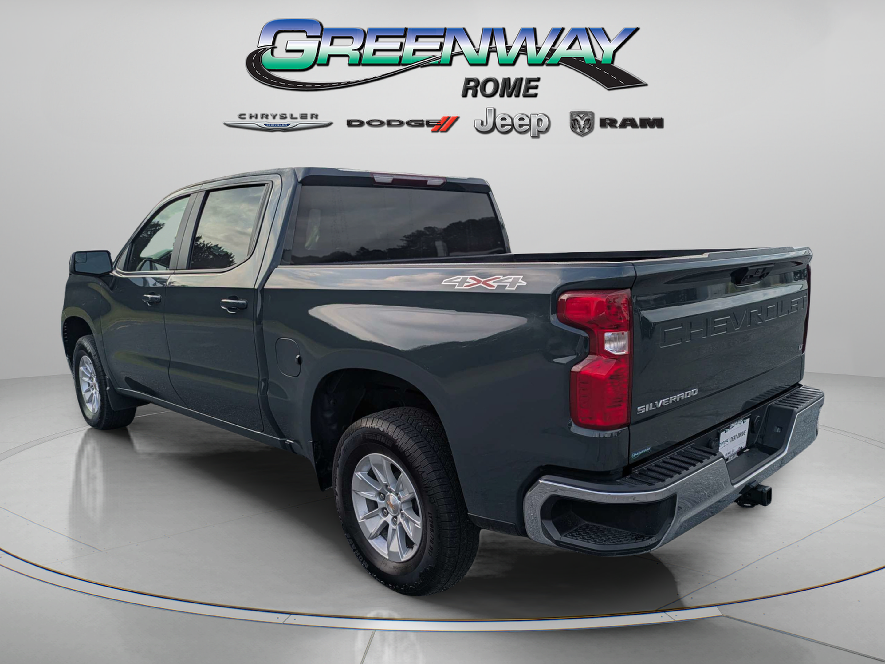 Used 2025 Chevrolet Silverado 1500 LT AWD/4WD image 5