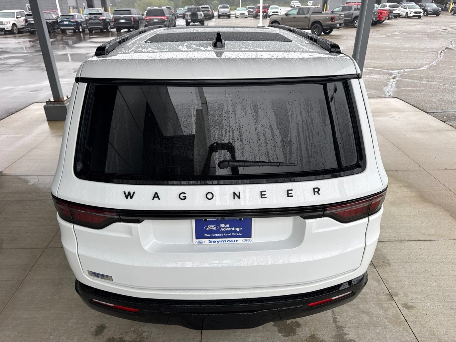 Used 2024 Jeep Wagoneer Series III w/ Premium Group I AWD/4WD image 7