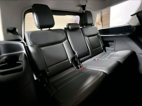 Used 2025 Ford Expedition Active image 23