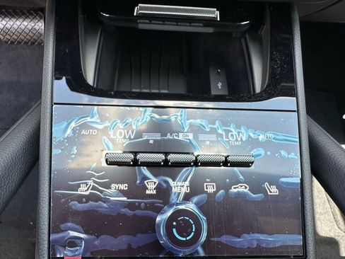 Used 2025 Porsche Cayenne image 23