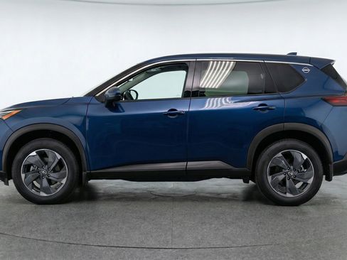 Used 2025 Nissan Rogue SV image 5
