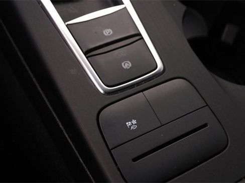 Used 2020 Ford Escape SE Sport image 18