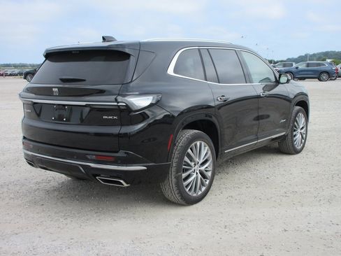 New 2026 Buick Enclave Avenir image 5