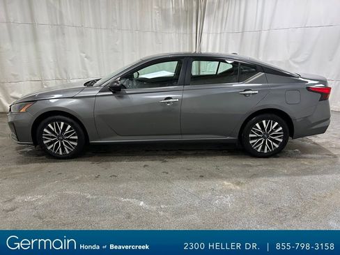 Used 2024 Nissan Altima 2.5 SV image 5