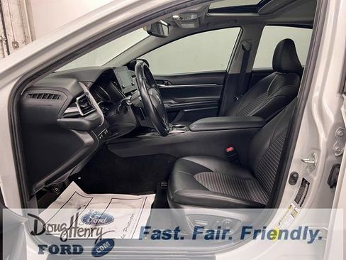 Used 2022 Toyota Camry SE w/ Convenience Package image 27