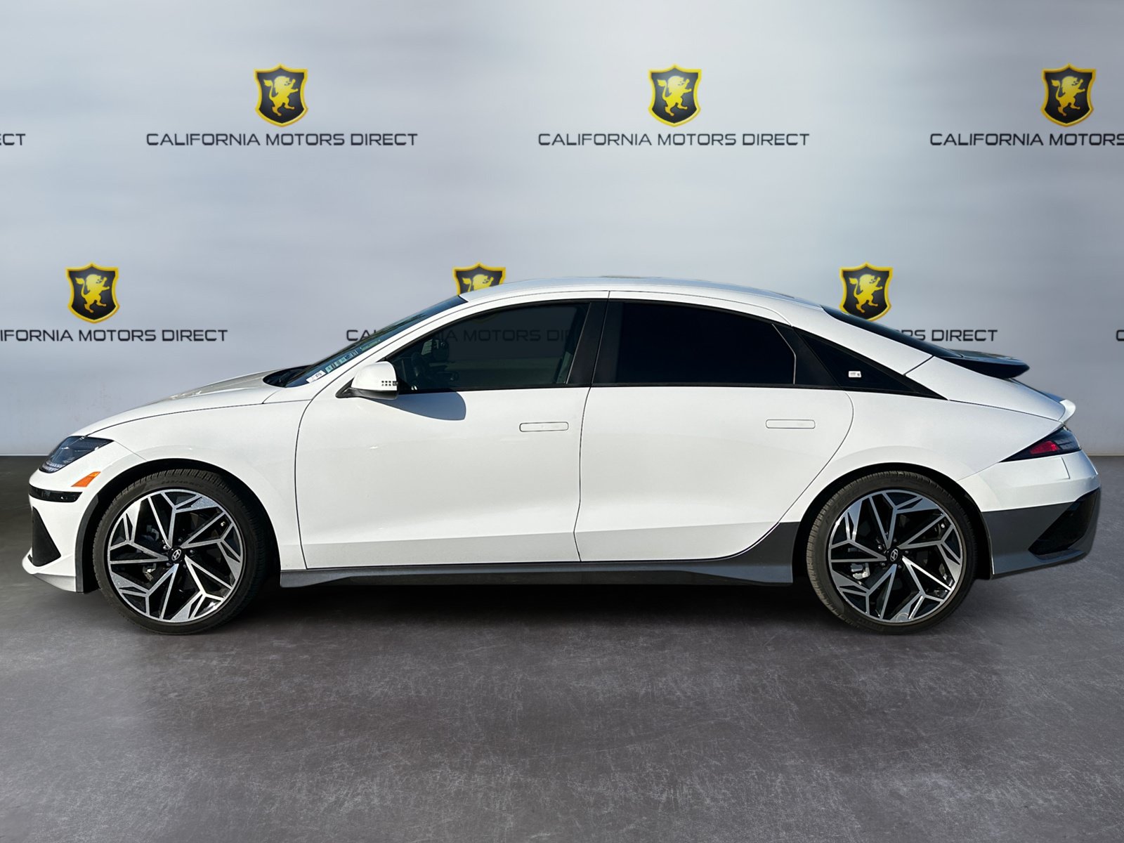 Used 2024 Hyundai Ioniq 6 SEL RWD image 2