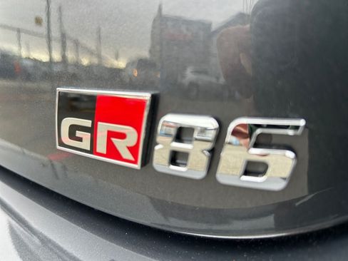 Used 2025 Toyota GR86 Premium RWD image 31