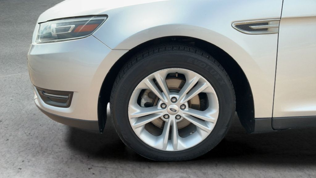 Used 2016 Ford Taurus SEL FWD image 23
