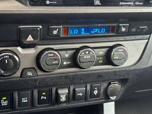 Used 2021 Toyota Tacoma TRD Off-Road w/ TRD Premium Off Road Package image 21