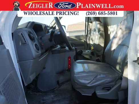 Used 2011 Ford E-450 and Econoline 450 Super Duty image 8