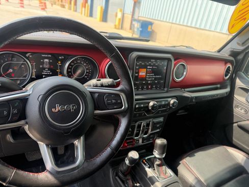 Used 2018 Jeep Wrangler Unlimited Rubicon AWD/4WD image 14