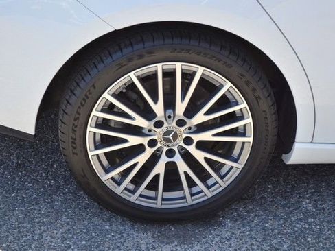 Used 2025 Mercedes-Benz CLA 250 4MATIC image 11