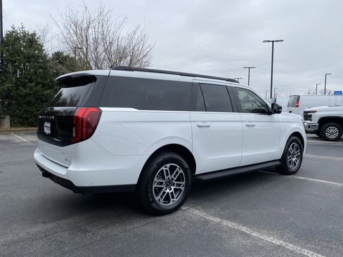 Used 2025 Ford Expedition Max Active image 9