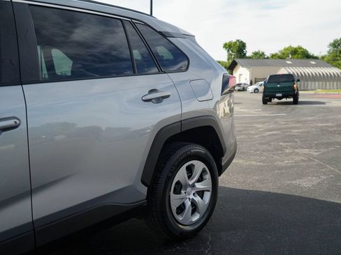 Used 2021 Toyota RAV4 LE AWD/4WD image 21