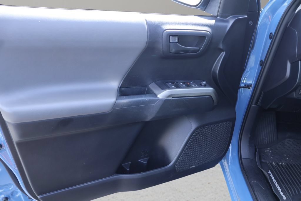 Certified 2019 Toyota Tacoma SR5 RWD image 9