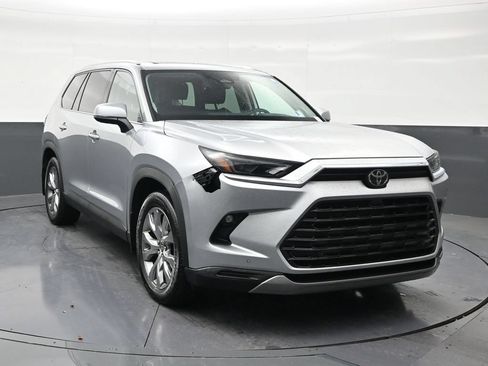 Used 2024 Toyota Grand Highlander FWD image 7