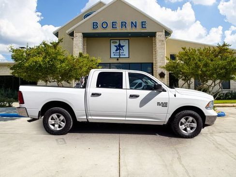 Used 2022 RAM 1500 Tradesman w/ Chrome Appearance Group AWD/4WD image 7
