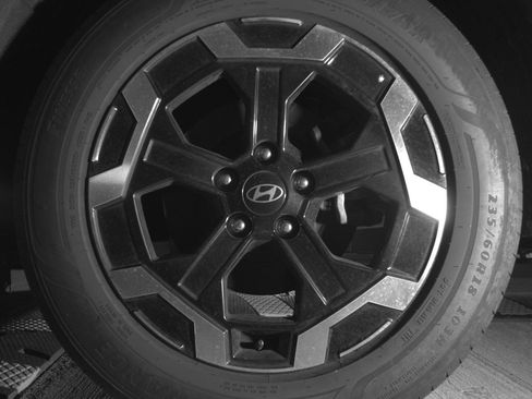 Used 2025 Hyundai Santa Fe SEL FWD image 14