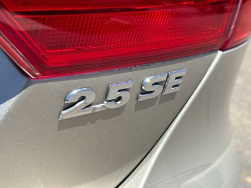 Used 2012 Volkswagen Jetta SE FWD image 12
