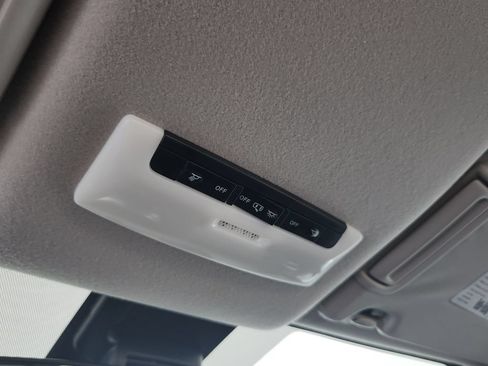 Certified 2025 Nissan Versa S w/ S Plus Package FWD image 30