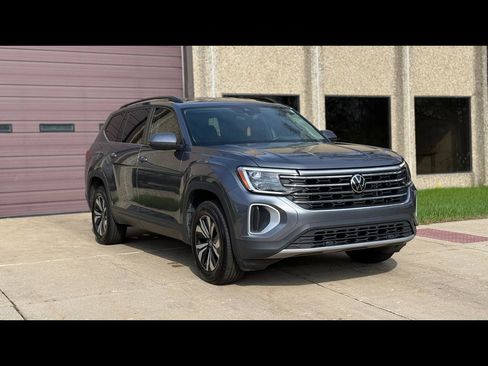 Used 2024 Volkswagen Atlas SE image 1