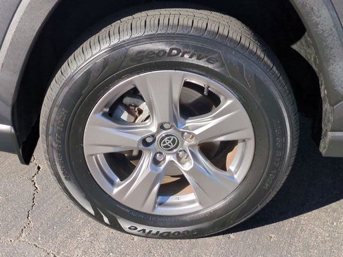 Used 2023 Toyota RAV4 XLE image 9