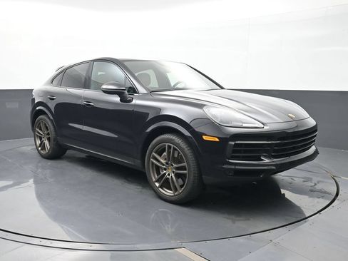 Certified 2021 Porsche Cayenne Coupe AWD/4WD image 24