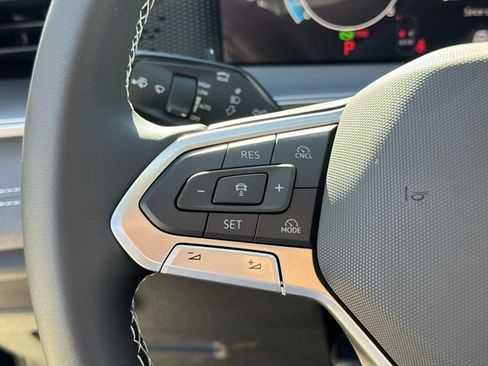New 2026 Volkswagen Tiguan SE AWD/4WD image 18