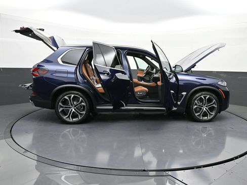 Used 2026 BMW X5 xDrive50e AWD/4WD image 48
