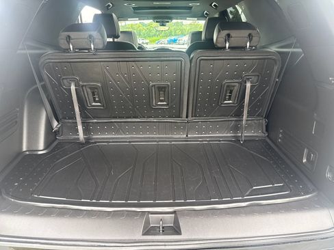 Certified 2023 Chevrolet Traverse Premier w/ Redline Edition AWD/4WD image 32
