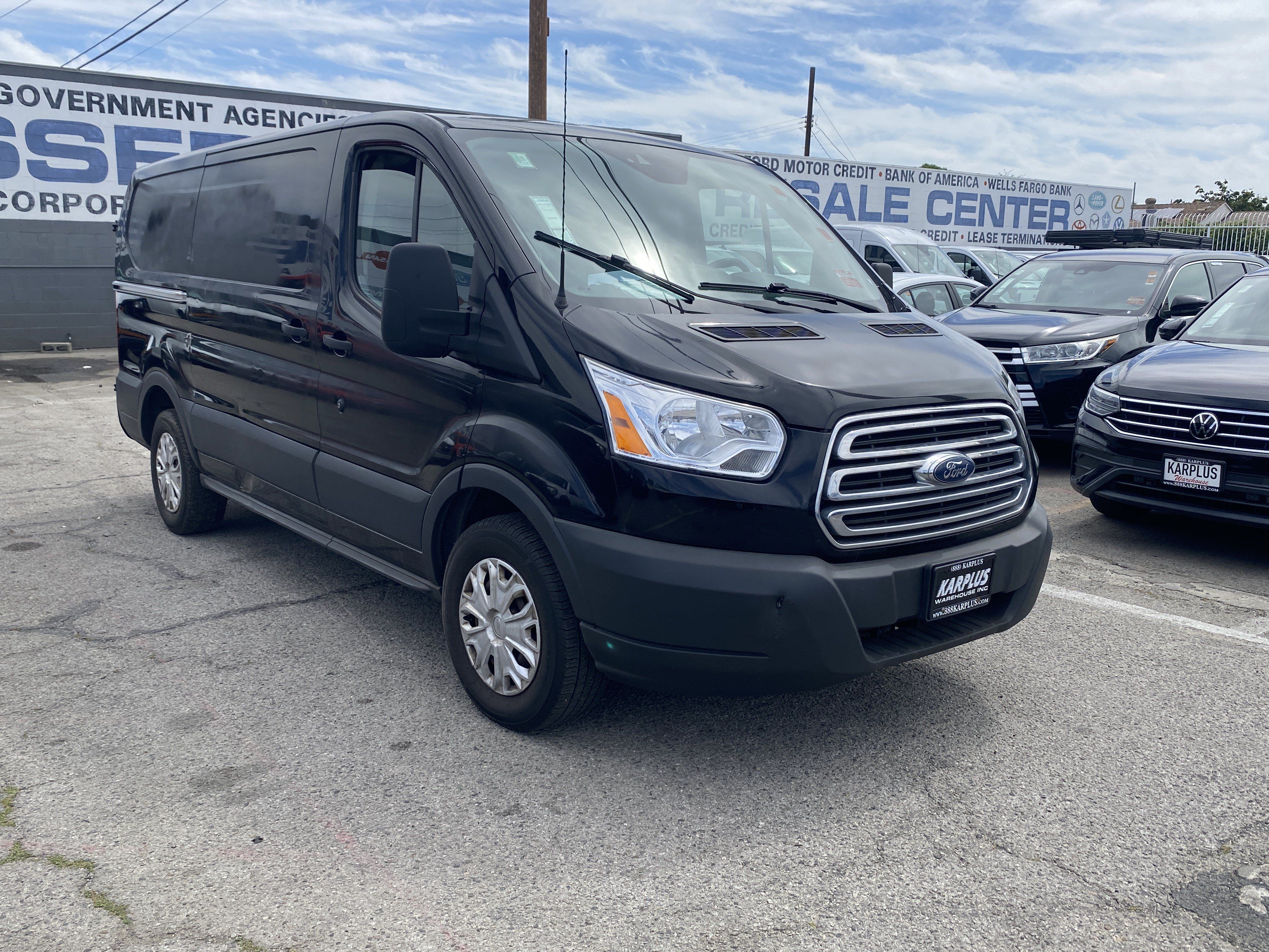 Used 2018 Ford Transit 150 130 Low Roof w/ Exterior Upgrade Package RWD image 8