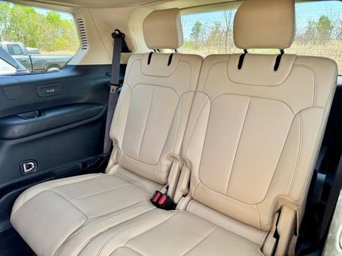 Used 2022 Jeep Grand Cherokee L Limited AWD/4WD image 9